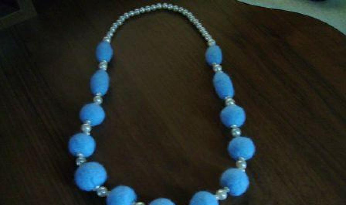 Վարպետության դաս սկսնակների համար բրդյա բրդյա ուլունքներ փաթաթելու համար Felt beads