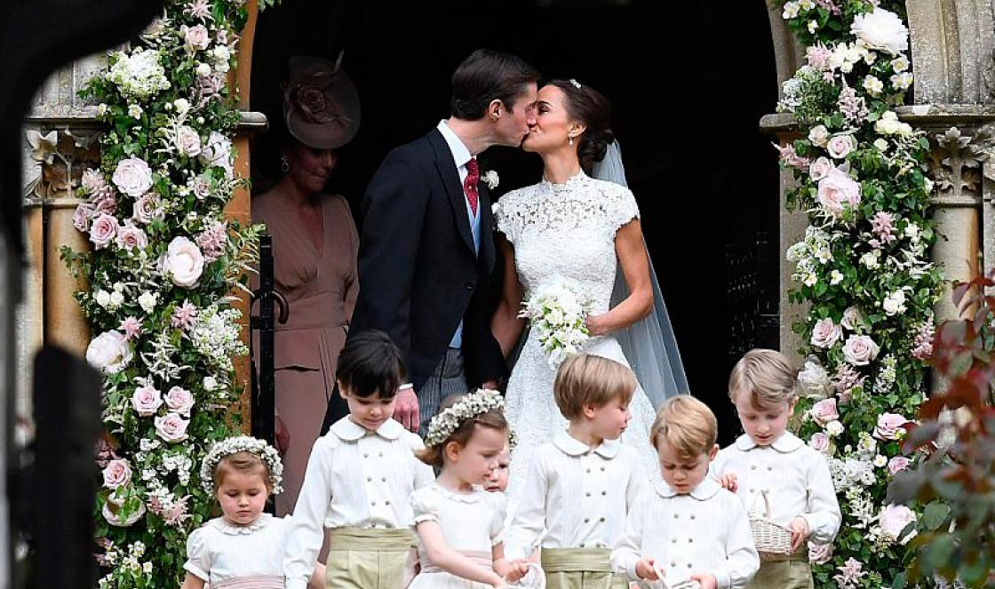 Kate Middleton made a splash at the wedding ceremony of her sister Pippa and James Matthews What Pippa got married in