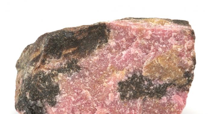 Rhodonit-Stein – magische Eigenschaften für Sternzeichen Was ist der Unterschied zwischen Rhodonit und Rhodonit?