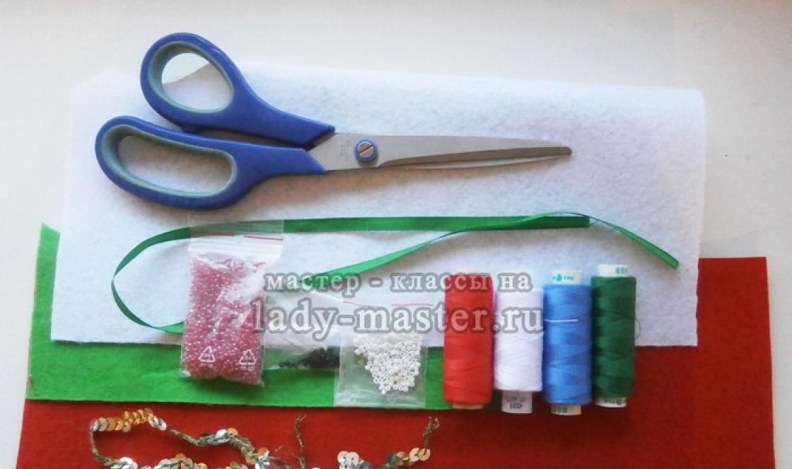 Novoročné čižmy vyrobené z plsti a fleecu