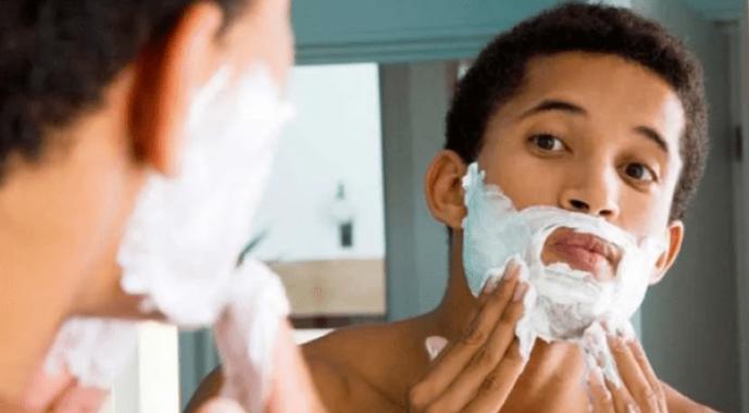Az irritáció nélküli sikeres borotválkozás titkai: hogyan kell helyesen borotválni