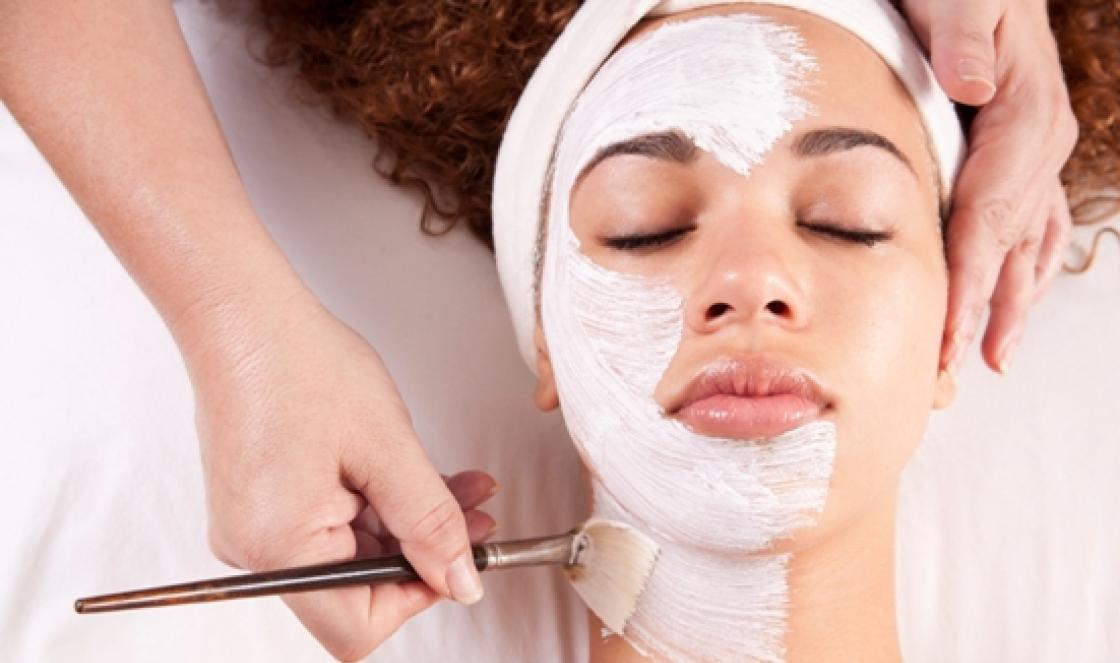 Prečo je peelingová rolka najlepším spôsobom čistenia pokožky tváre