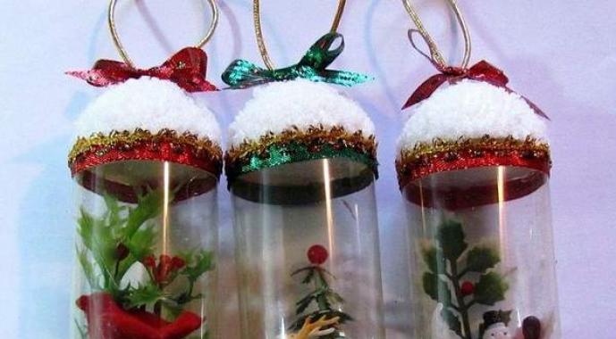 Naučte se, jak vyrobit ozdoby na vánoční stromek vlastníma rukama z čehokoli