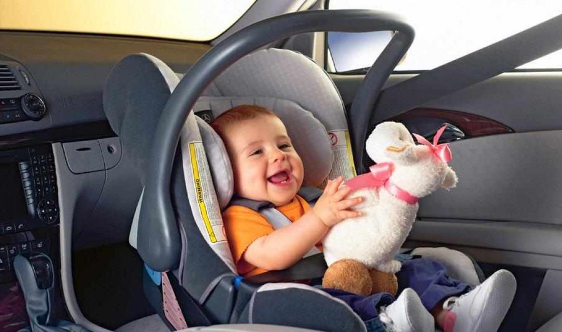 Do jakého věku potřebujete dětskou sedačku v autě? Nezbytné nuance: musíte vzít v úvahu váhu a věk