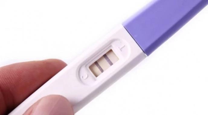 Бледная полоска на тесте – есть ли беременность?