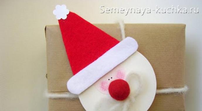 Come realizzare Babbo Natale in cartapesta di cotone Dal feltro e dal formiam